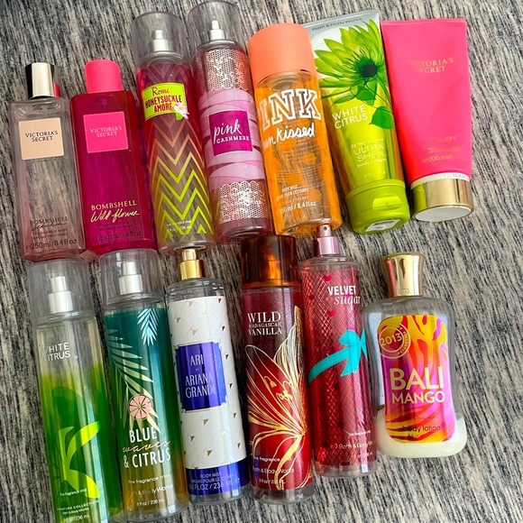 Perfumes + stand! - Picture 1 of 4